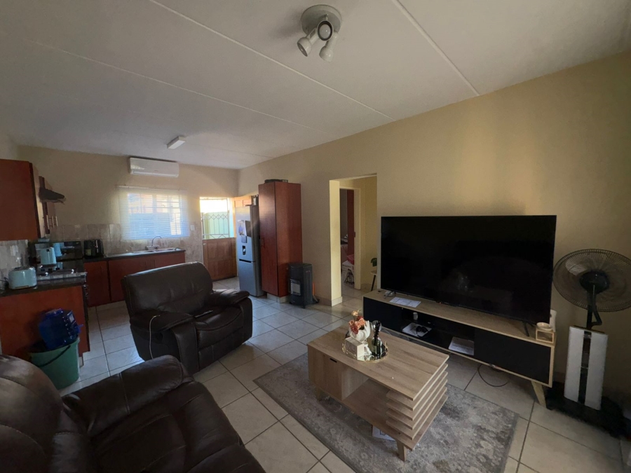 2 Bedroom Property for Sale in Waterval East North West